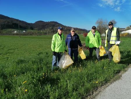Ekipa ZŠAM na čistilni akciji